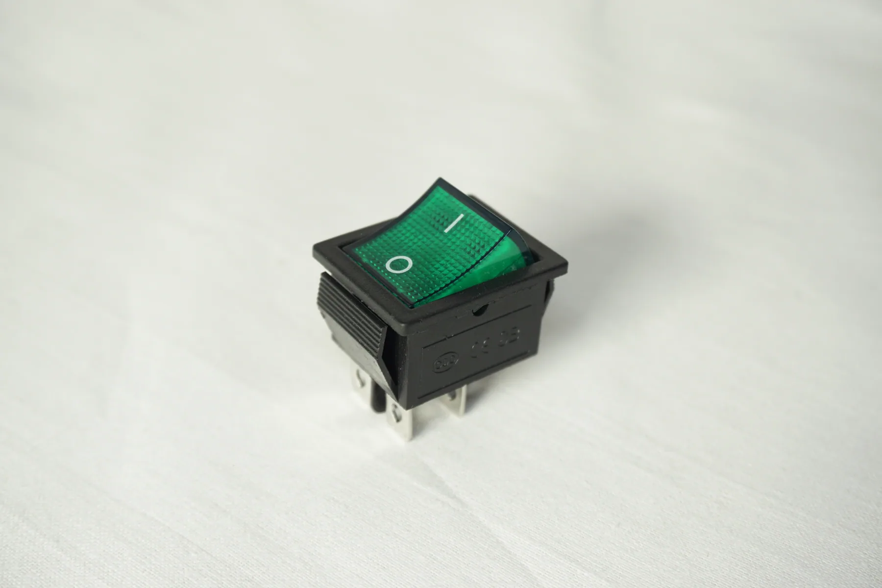 Выключатель зеленый KCD4 16А 250V, 20A 125V (4-х контакт.) клавишный